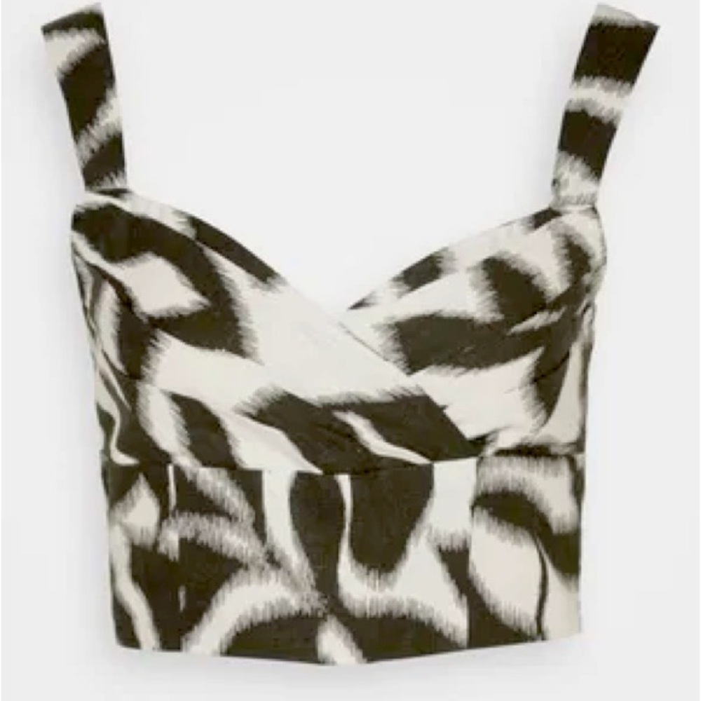 Banana Republic womens linen blend cropped crossover tank green and ivory.